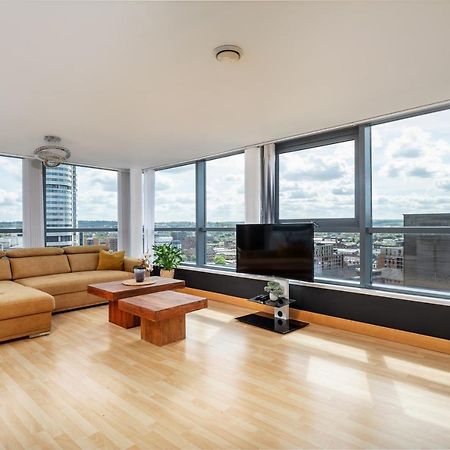 Leeds Most Stunning Penthouse! - Sleeps 8 Apartment Exterior photo